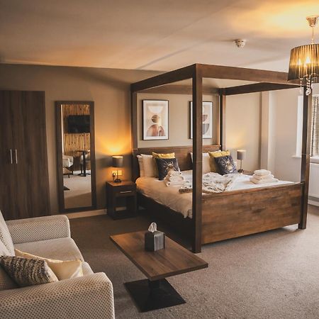 Hotel Crossways Wells Exterior foto A bedroom at The Old Vicarage Hotel