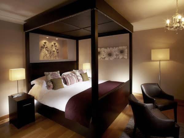 Hotel Crossways Wells Exterior foto A bedroom at The Berkeley