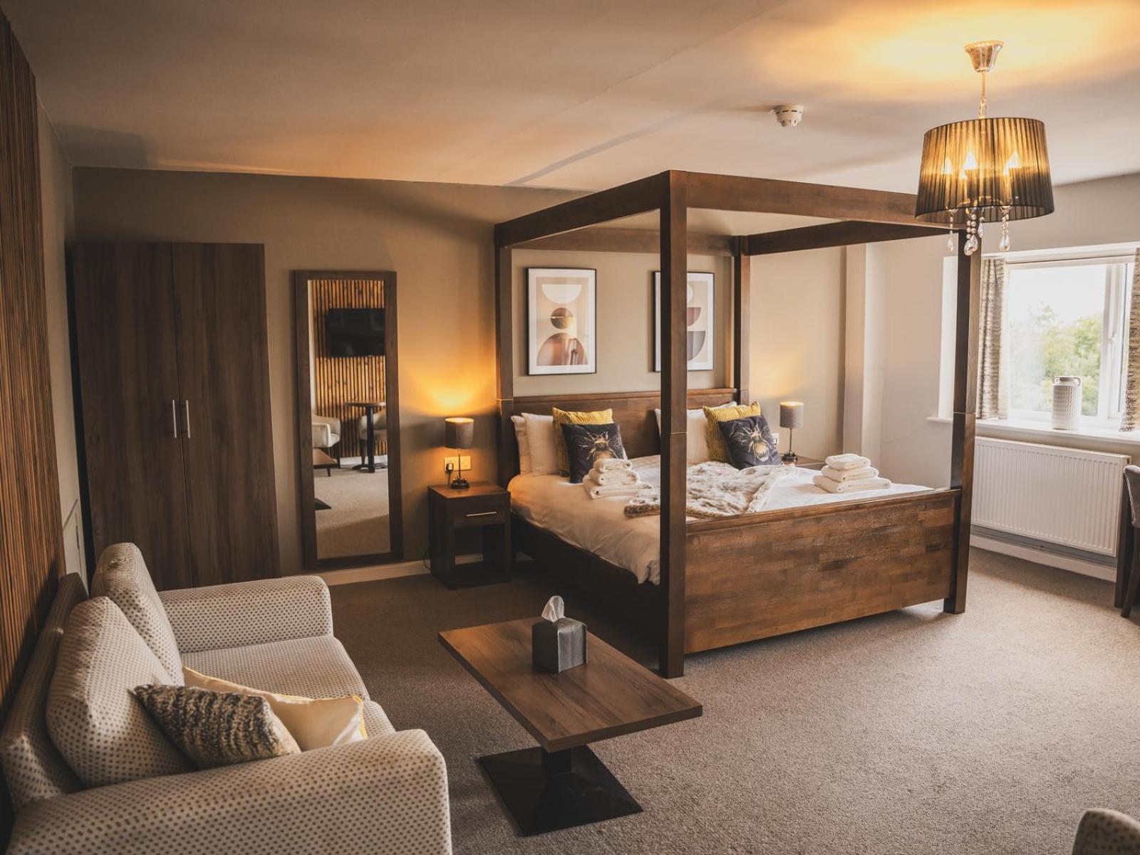 Hotel Crossways Wells Exterior foto A bedroom at The Old Vicarage Hotel