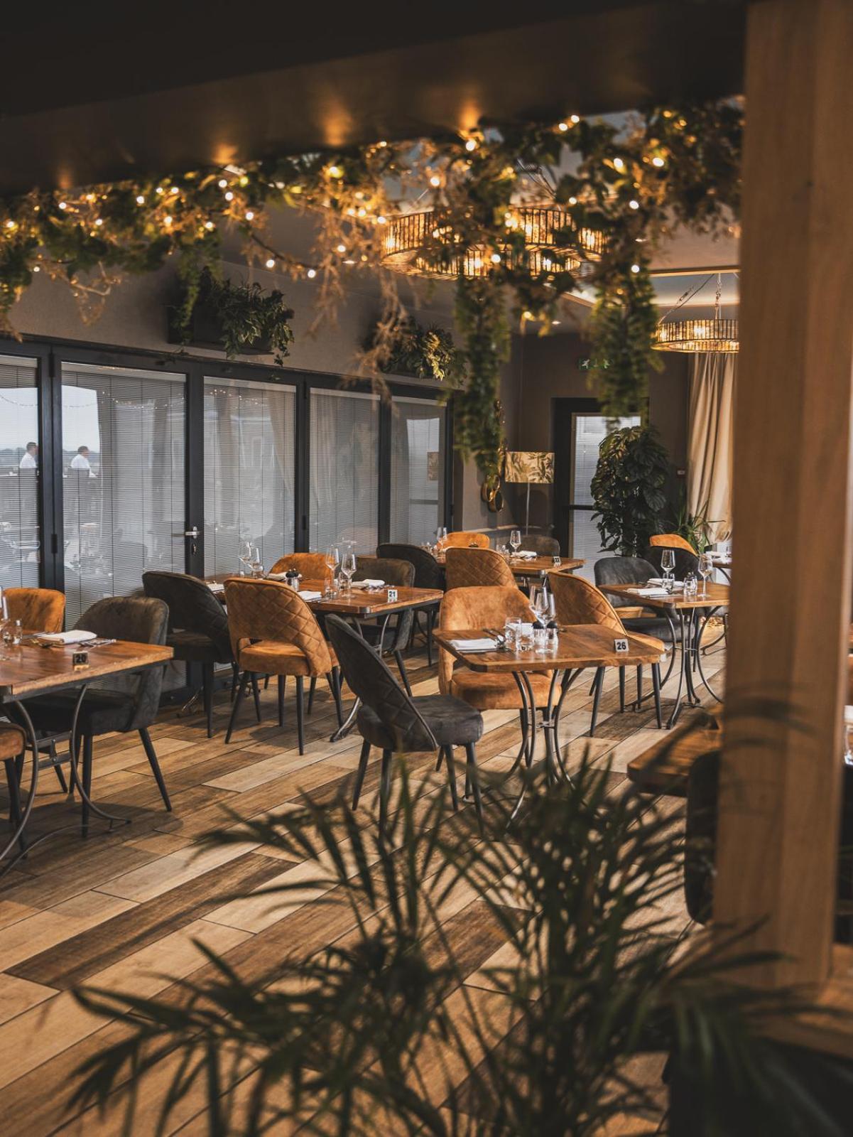 Hotel Crossways Wells Exterior foto Restaurant interior