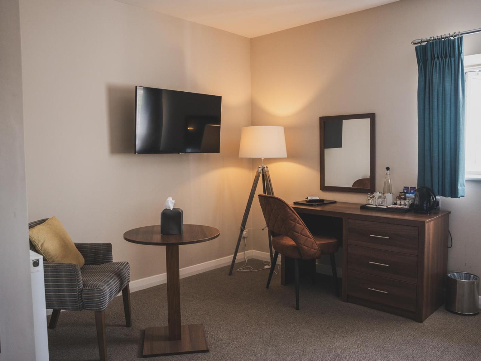 Hotel Crossways Wells Exterior foto A room at the hotel